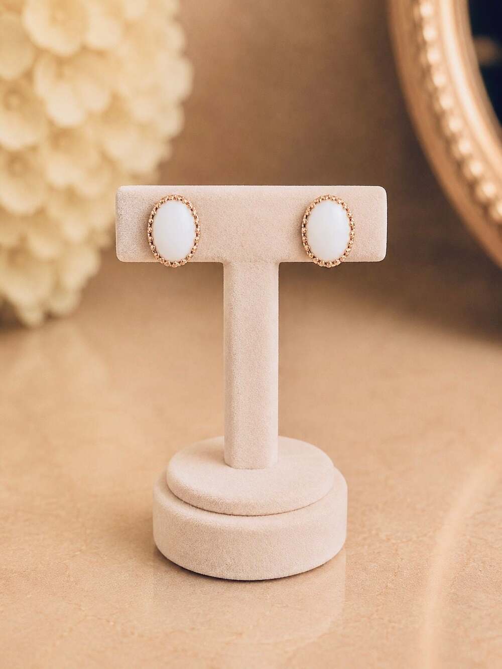Vintage White Milk Glass Oval Goldtone Screw-Back Earrings